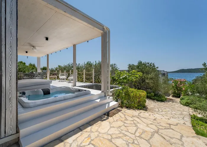 Nautilus Buqez 度假居 *